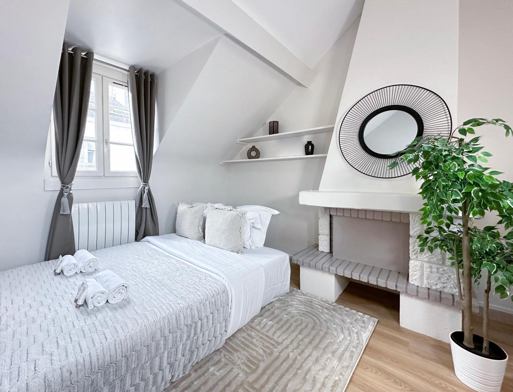 Unique & Beautiful Duplex In Saint-Germain Lejlighed Paris Eksteriør billede