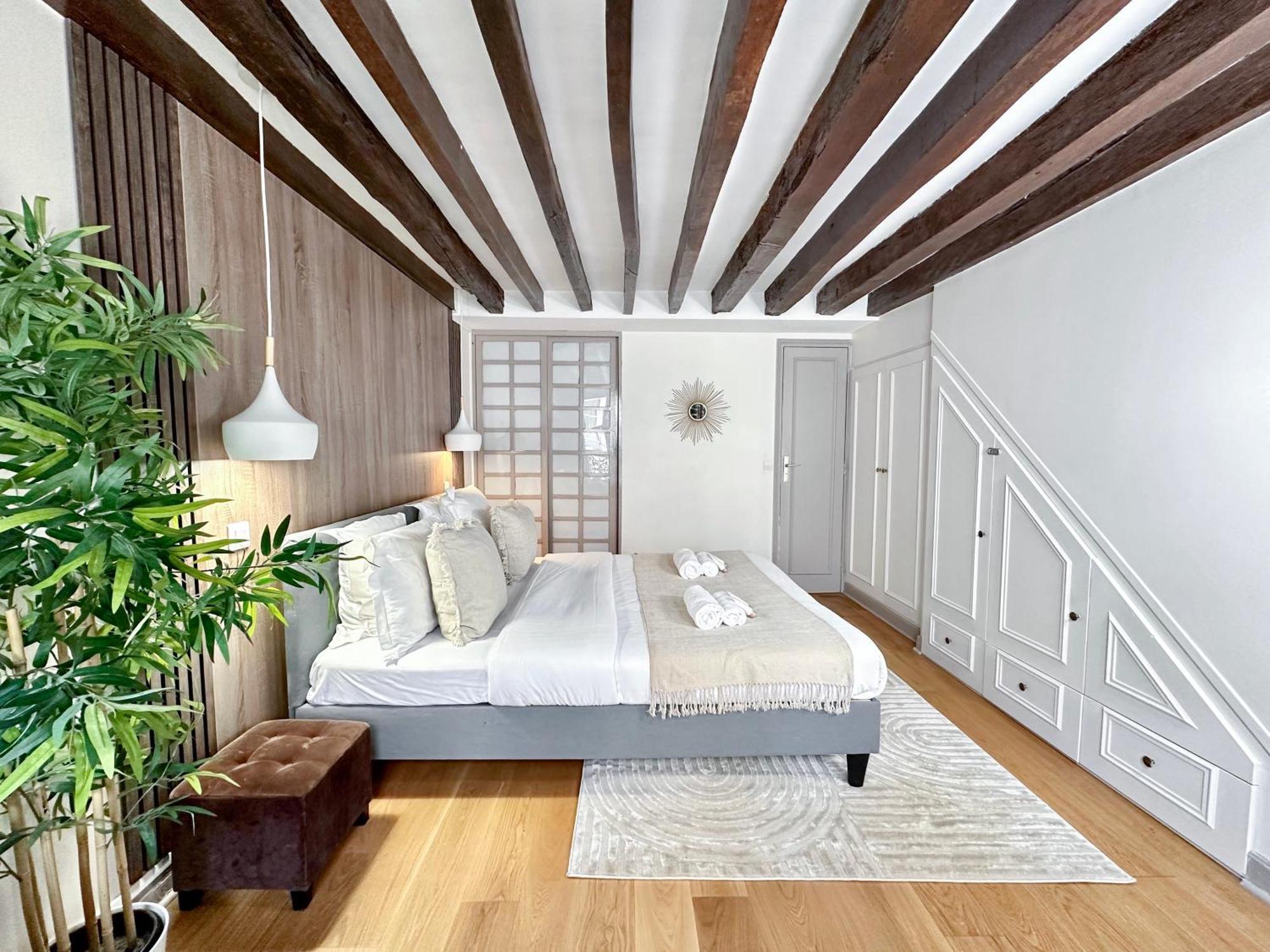 Unique & Beautiful Duplex In Saint-Germain Lejlighed Paris Eksteriør billede